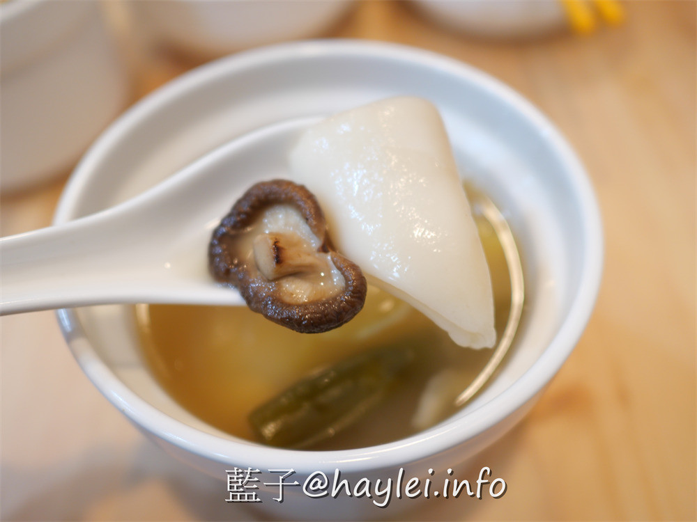 台中大里/醉月燉品 養生盅湯專家 藥補不如食補-煲煮五小時以上的養生個人盅湯,在冬日嚴寒喝下暖胃湯品,美味瞬間滋養身心靈~台中美食/大里美食/台中藥膳/台中養生湯/台中個人燉湯/台中個人煲湯/單人盅湯/healthysoup/香水椰子雞/八珍養生湯/藥燉排骨/蓮子排骨/藍子愛美食 中式料理 健康養身 國內旅遊 攝影 民生資訊分享 飲食集錦