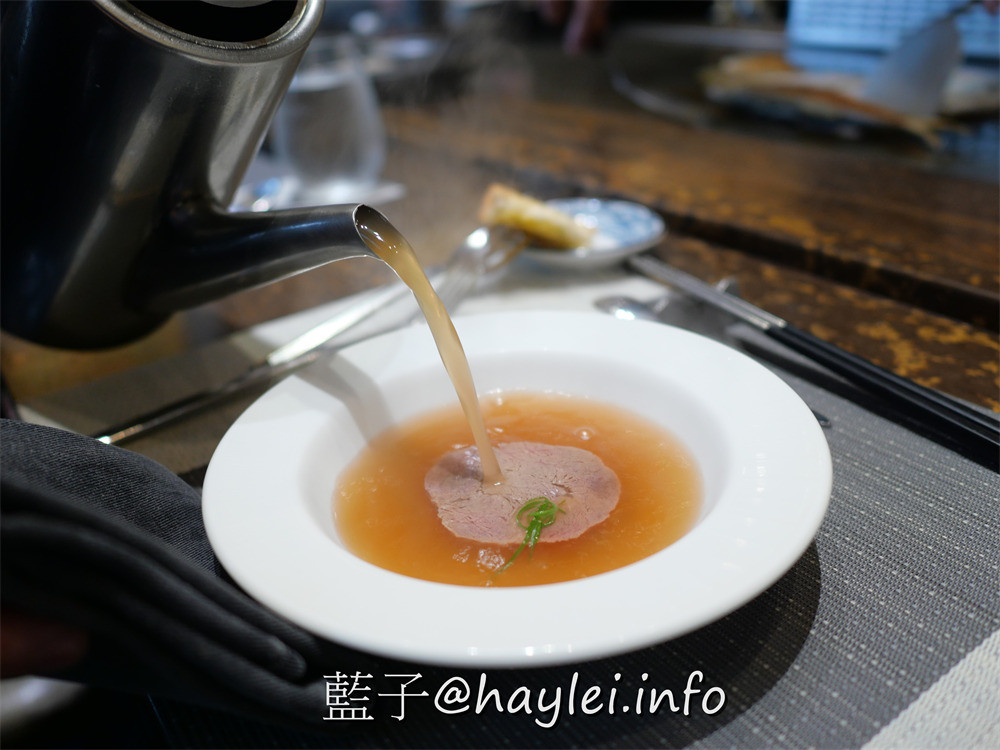 台北松山/無菜單料理-超人氣無菜單鐵板燒【明水然】-來自全台最大火鍋集團樂多多,嚴謹主廚匠心料理超美味,牛排鮮嫩且龍蝦肉質Q彈,桌邊服務體貼細微超感心,1390起品嚐菲力牛排&波士頓龍蝦海陸大餐,CP值超高,再訪率滿滿!台北美食/南京復興站/慶城街/肉多多火鍋姊妹品牌/藍子愛美食 中式料理 國內旅遊 攝影 日式料理 民生資訊分享 美式料理 飲食集錦
