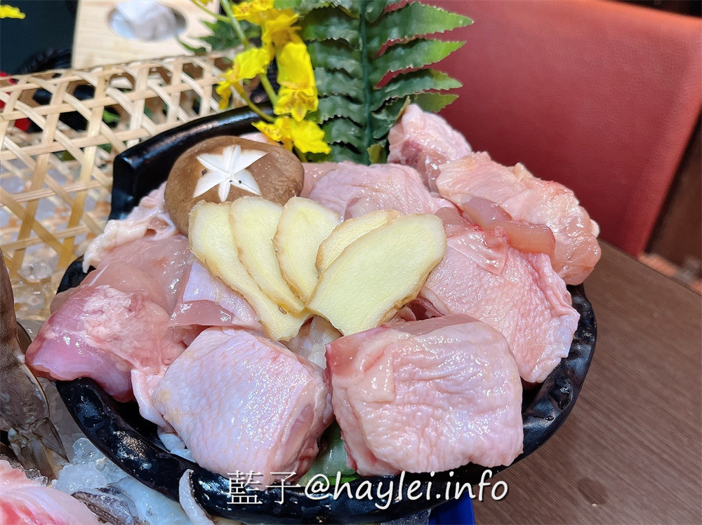 全台最大火鍋集團，火鍋迷必吃名店!樂多多集團旗下肉多多火鍋來新竹科學園區開了~肉多多火鍋新竹竹科店$268起就可以無限享用近60種超豐富自助吧，食材新鮮有品質，海陸雙絕＆浮誇肉蛋糕必點，宵夜用餐來這邊就對了！新竹美食/竹科美食/竹科宵夜/藍子愛美食/新竹旅遊/新竹火鍋推薦/宵夜美食 中式料理 國內旅遊 攝影 民生資訊分享 飲食集錦 