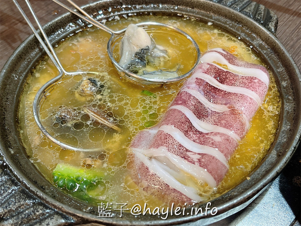 全台最大火鍋集團,火鍋迷必吃名店!樂多多集團旗下肉多多火鍋來新竹科學園區開了~肉多多火鍋新竹竹科店$268起就可以無限享用近60種超豐富自助吧,食材新鮮有品質,海陸雙絕&浮誇肉蛋糕必點,宵夜用餐來這邊就對了!新竹美食/竹科美食/竹科宵夜/藍子愛美食/新竹旅遊/新竹火鍋推薦/宵夜美食 中式料理 國內旅遊 攝影 民生資訊分享 飲食集錦