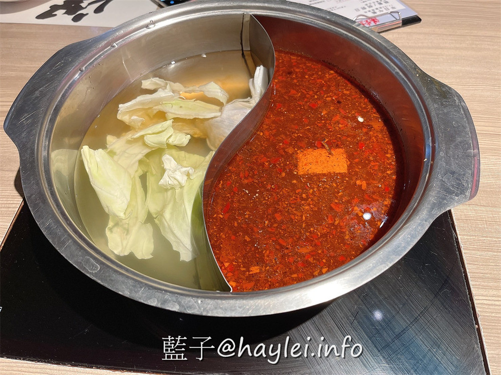 台中西區/廣三SOGO/滿堂紅頂級麻辣鴛鴦鍋-自行熬煮的麻辣湯必點，現切白金級美國牛肉，牛小排油花細緻美麗、比臉大的霜降牛，哈根達斯跟蜂鳥冰淇淋飯後必吃，加價188還能享巨無霸黑鑽草蝦跟澳洲和牛等頂級美食通通吃到飽，難怪回客率滿滿~台中美食/台中火鍋吃到飽/台中麻辣鍋/藍子愛美食 中式料理 攝影 民生資訊分享 飲食集錦 