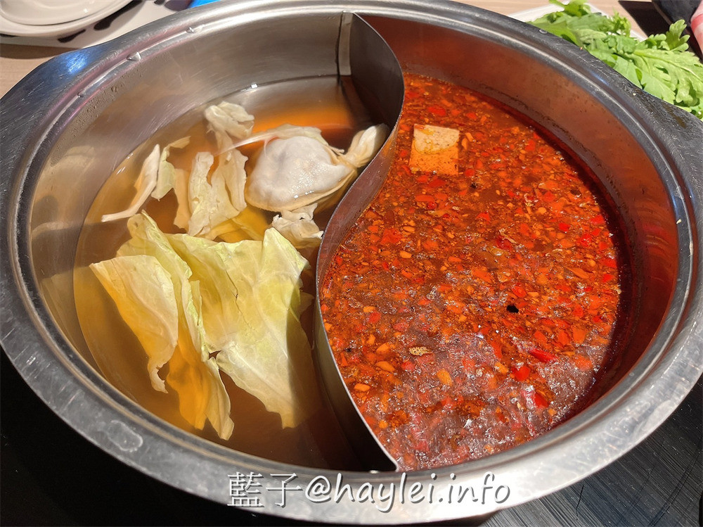 台中西區/廣三SOGO/滿堂紅頂級麻辣鴛鴦鍋-自行熬煮的麻辣湯必點，現切白金級美國牛肉，牛小排油花細緻美麗、比臉大的霜降牛，哈根達斯跟蜂鳥冰淇淋飯後必吃，加價188還能享巨無霸黑鑽草蝦跟澳洲和牛等頂級美食通通吃到飽，難怪回客率滿滿~台中美食/台中火鍋吃到飽/台中麻辣鍋/藍子愛美食 中式料理 攝影 民生資訊分享 飲食集錦 