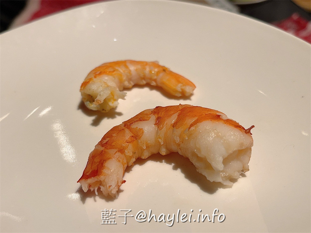 台中西區/廣三SOGO/滿堂紅頂級麻辣鴛鴦鍋-自行熬煮的麻辣湯必點,現切白金級美國牛肉,牛小排油花細緻美麗、比臉大的霜降牛,哈根達斯跟蜂鳥冰淇淋飯後必吃,加價188還能享巨無霸黑鑽草蝦跟澳洲和牛等頂級美食通通吃到飽,難怪回客率滿滿~台中美食/台中火鍋吃到飽/台中麻辣鍋/藍子愛美食 中式料理 攝影 民生資訊分享 飲食集錦