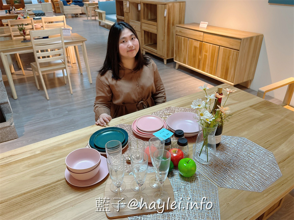 台中北屯/高仕隆原木傢俱-台灣生產設計全原木床架、全原木餐桌、全原木沙發等實木家具，原木永久保固，在家就能感受森林芬多精，品味原木家具帶來的質樸氛圍，讓生活充滿美好舒適！台中家具推薦/台中買傢俱/台中原木家具/實木家具推薦/居家裝潢/生活用品/藍子愛生活 攝影 民生資訊分享 