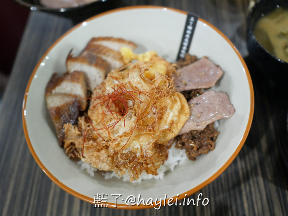 台中西區/渣女·深夜和牛燒肉燥飯-台中必吃日式居酒屋，當不了渣女就來吃渣女吧～渣男日本和牛燥飯&霸氣雙拼和牛燥飯推薦必點，嚴選日本A5和牛入菜，肉香醇厚美味！台中美食/日本和牛料理/台中日式料理推薦/台中和牛餐廳/台中居酒屋/藍子愛美食 國內旅遊 攝影 民生資訊分享 飲食集錦 