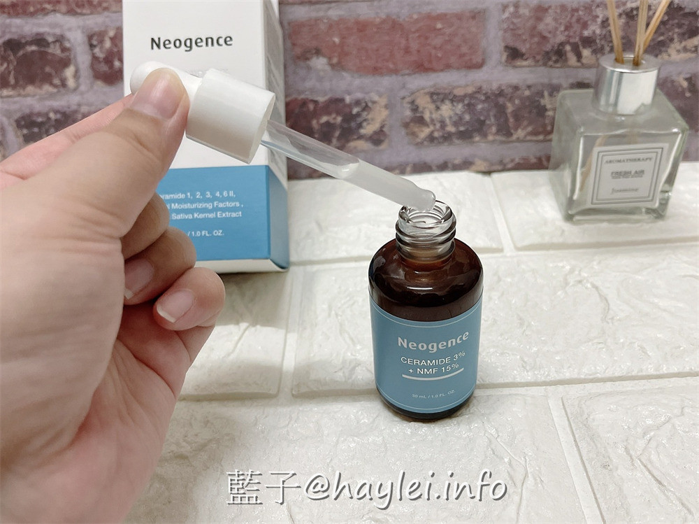 2022藥妝店開架櫃精華液推薦/Neogence 霓淨思3%神經醯胺PLUS精華使用心得-能在連鎖藥妝店醫美開架櫃輕鬆入手的平價精華產品,使用感受溫潤舒適,可以舒緩肌膚不適感受,連敏弱肌都能閉眼入的好用精華!美妝保養/肌膚保養/保濕精華/舒緩精華/夏季護膚/夏季保養品推薦/藍子愛保養 保養品分享 健康養身 彩妝品 彩妝品分享 攝影 民生資訊分享