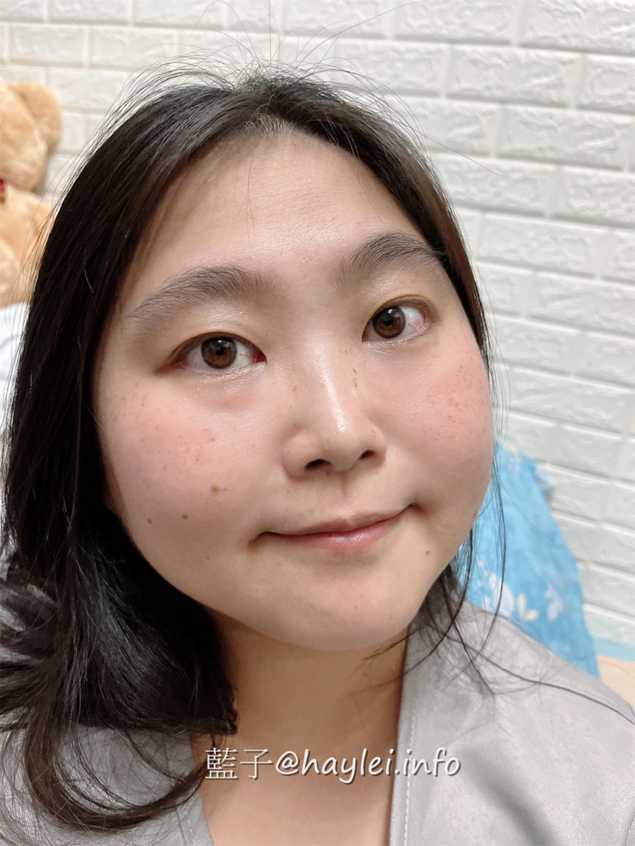 2022藥妝店開架櫃精華液推薦/Neogence 霓淨思3%神經醯胺PLUS精華使用心得-能在連鎖藥妝店醫美開架櫃輕鬆入手的平價精華產品,使用感受溫潤舒適,可以舒緩肌膚不適感受,連敏弱肌都能閉眼入的好用精華!美妝保養/肌膚保養/保濕精華/舒緩精華/夏季護膚/夏季保養品推薦/藍子愛保養 保養品分享 健康養身 彩妝品 彩妝品分享 攝影 民生資訊分享