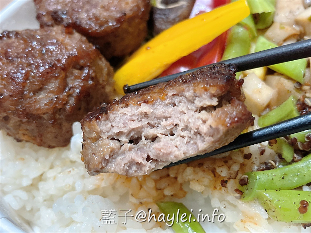 Oh my ! 原燒台中東海店外送美食/漢堡小隊出任務四人分享餐-飽滿多汁的手打牛肉漢堡丼跟炙燒牛排雞腿丼誘人味蕾,隨餐還有沙拉、小菜、起司漢堡、黑糖奶酪、珍珠奶茶等小點,一次滿足所有渴望!宅配美食/外帶外送/台中美食/台中燒肉/台中漢堡/王品集團美食/藍子愛美食 中式料理 國內旅遊 攝影 日式料理 民生資訊分享 飲食集錦