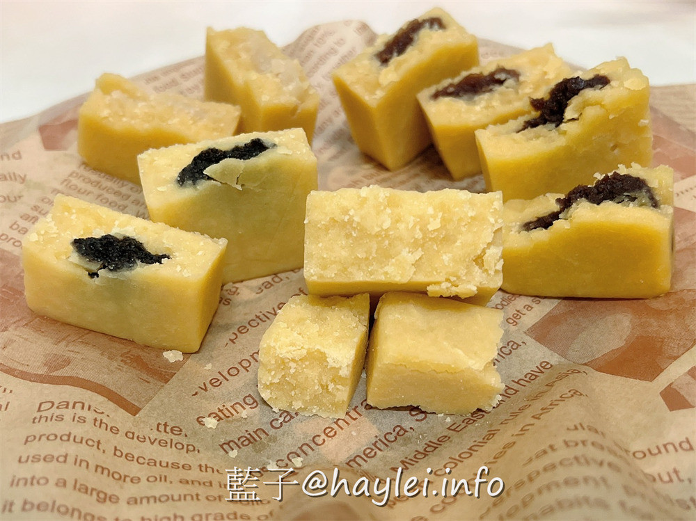 和生御品綜合綠豆黃禮盒、流心月餅禮盒-2022中秋月餅禮盒推薦!經典宮廷點心美味可口，綠豆黃吃得到天然綠豆香醇濃郁的豆香與紐澳奶油的奶香，冷藏是入口即化的綿密口感，冷凍是冰涼爽口的雪糕口感；流心月餅融合了酥軟餅皮、香濃流心與金沙奶黃，細緻濃郁奶黃餡融合鹹蛋黃口感絲滑且甜而不膩!宅配美食/中式月餅/傳統美食/宮廷糕點/百大糕點伴手禮/藍子愛美食 中式料理 宅配食記 攝影 民生資訊分享 飲食集錦 
