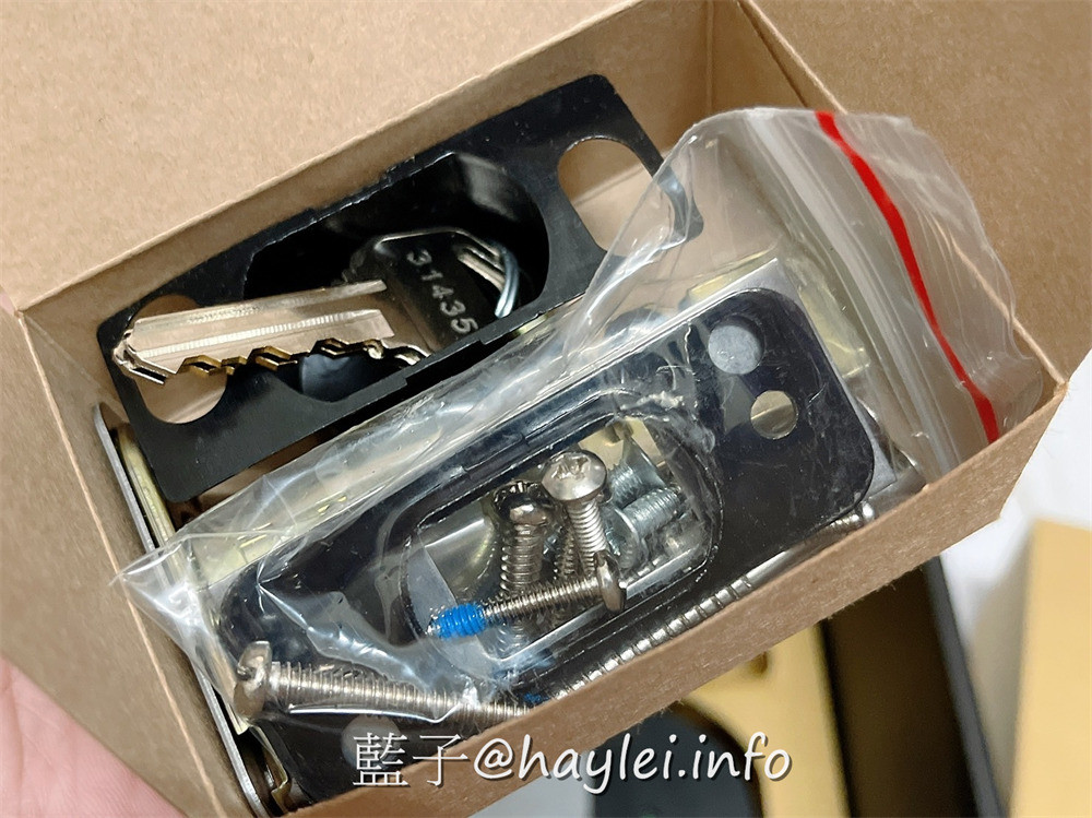 KAPTURE 智慧型電子鎖 (型號KP1-D7P1/搭配WiFi橋接器)-提升居住安全必備的智能家居設備,融合了智慧生活科技並兼顧強固、便利的工藝設計,通過美國建築五金協會耐火測試,三合一開門(APP/密碼/鑰匙)靈活方便實用,可透過app遠端確認或設定門鎖狀態,還能遠端開門,適合單身女子租屋、學生租屋、公寓租屋、雅房租屋跟套房租屋等情境使用~3C家電/智慧家居/智能鎖/智慧鎖頭/遙控鎖/藍子愛分享 3C相關 國內外住宿相關 攝影 民生資訊分享