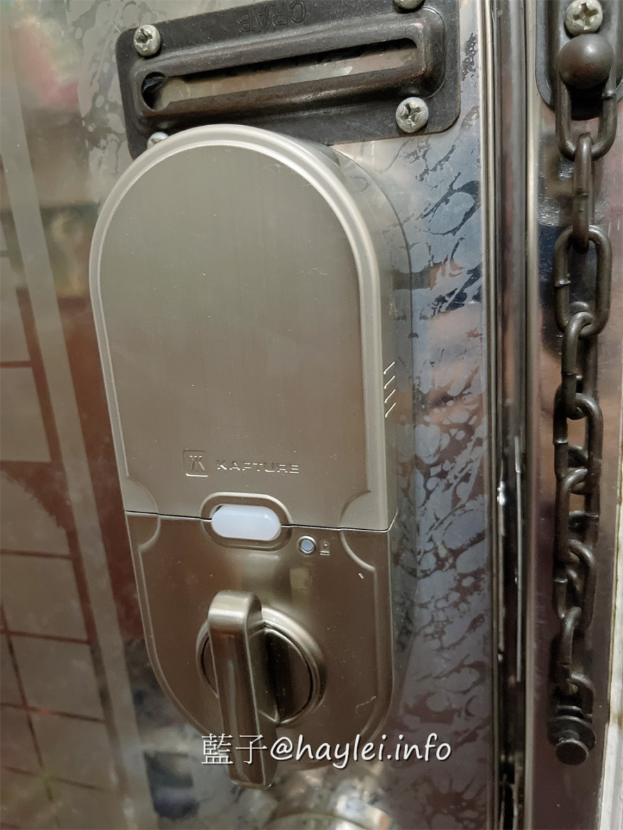 KAPTURE 智慧型電子鎖 (型號KP1-D7P1/搭配WiFi橋接器)-提升居住安全必備的智能家居設備,融合了智慧生活科技並兼顧強固、便利的工藝設計,通過美國建築五金協會耐火測試,三合一開門(APP/密碼/鑰匙)靈活方便實用,可透過app遠端確認或設定門鎖狀態,還能遠端開門,適合單身女子租屋、學生租屋、公寓租屋、雅房租屋跟套房租屋等情境使用~3C家電/智慧家居/智能鎖/智慧鎖頭/遙控鎖/藍子愛分享 3C相關 國內外住宿相關 攝影 民生資訊分享