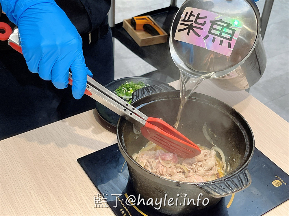 台中地區火鍋推薦/肉多多火鍋台中廣三店-台灣火鍋第一品牌最新優惠來了!三人行，必有麻辣吃!300元套餐點三份即贈一鍋 爆炒川府麻辣湯！肉多多火鍋湯頭好且料實在，還有自助吧消費只要268起，提供蔬食、火鍋料、主食、飲品、冰品霜淇淋等美食盡情享用，CP值真的超高的耶~台中美食/台中火鍋/台中西區廣三美食/排隊名店/肉多多火鍋大變身/藍子愛美食 中式料理 國內旅遊 攝影 民生資訊分享 飲食集錦 