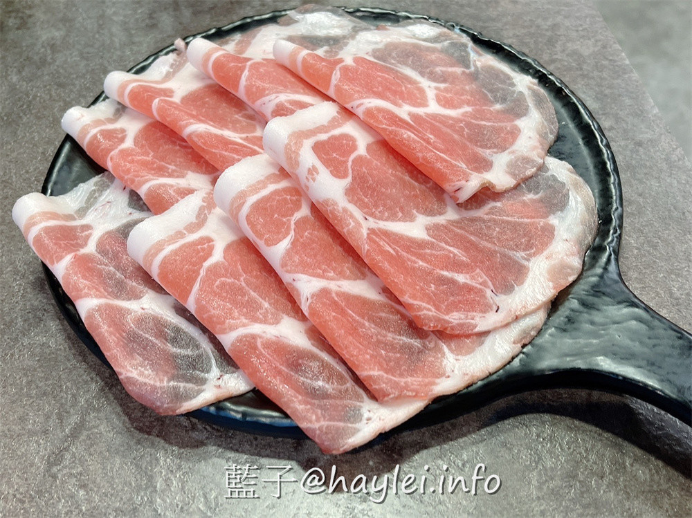 人氣名店狂一鍋 新台式火鍋霸主，最潮狂火鍋排隊名店來竹北自強南路插旗了!狂一鍋竹北自強店內用最新活動「愛的告白，打卡加菜」， 內用錄下“爆炒鍋”的影片並公開分享，就能得到一份軟嫩雞或活力梅花豬!台式爆炒湯底怎麼吃都吃不膩，肉香濃郁的功夫排骨酥鍋跟鮮香麻辣的火焰香辣鍋必點，還有新鮮美味的自助吧吃到飽，吃起來超幸福!新竹美食推薦/新竹火鍋推薦/台式火鍋/道地台灣味/台灣火鍋迷必吃火鍋品牌/藍子愛美食 中式料理 國內旅遊 攝影 民生資訊分享 飲食集錦 
