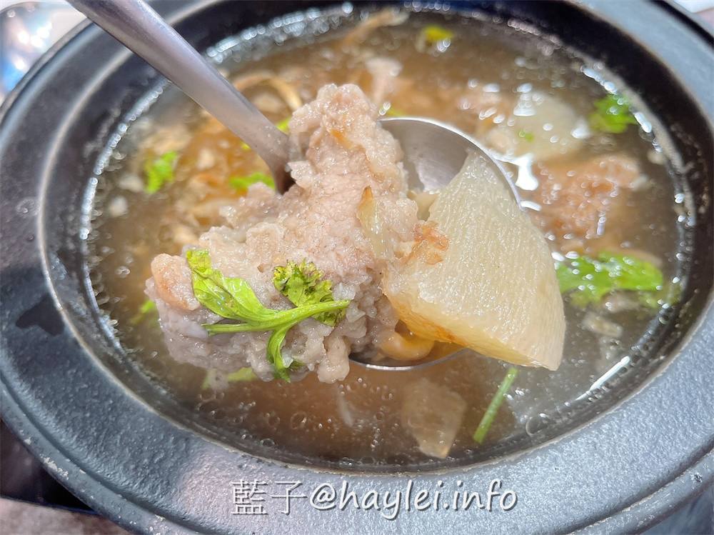 人氣名店狂一鍋 新台式火鍋霸主，最潮狂火鍋排隊名店來竹北自強南路插旗了!狂一鍋竹北自強店內用最新活動「愛的告白，打卡加菜」， 內用錄下“爆炒鍋”的影片並公開分享，就能得到一份軟嫩雞或活力梅花豬!台式爆炒湯底怎麼吃都吃不膩，肉香濃郁的功夫排骨酥鍋跟鮮香麻辣的火焰香辣鍋必點，還有新鮮美味的自助吧吃到飽，吃起來超幸福!新竹美食推薦/新竹火鍋推薦/台式火鍋/道地台灣味/台灣火鍋迷必吃火鍋品牌/藍子愛美食 中式料理 國內旅遊 攝影 民生資訊分享 飲食集錦 