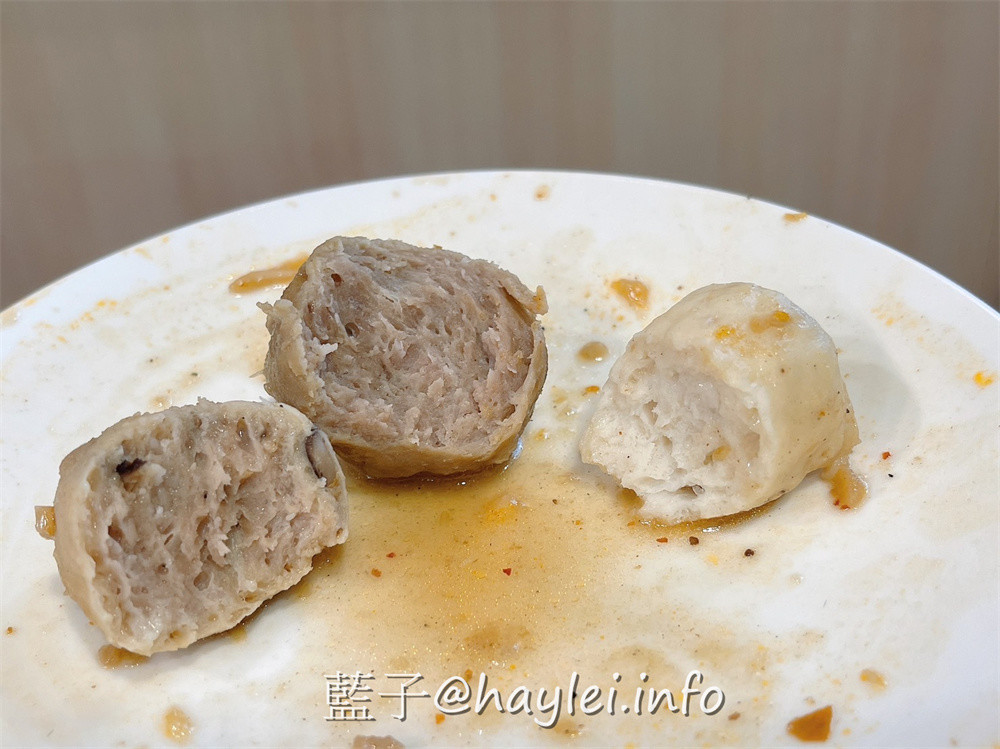 人氣名店狂一鍋 新台式火鍋霸主,最潮狂火鍋排隊名店來竹北自強南路插旗了!狂一鍋竹北自強店內用最新活動「愛的告白,打卡加菜」, 內用錄下“爆炒鍋”的影片並公開分享,就能得到一份軟嫩雞或活力梅花豬!台式爆炒湯底怎麼吃都吃不膩,肉香濃郁的功夫排骨酥鍋跟鮮香麻辣的火焰香辣鍋必點,還有新鮮美味的自助吧吃到飽,吃起來超幸福!新竹美食推薦/新竹火鍋推薦/台式火鍋/道地台灣味/台灣火鍋迷必吃火鍋品牌/藍子愛美食 中式料理 國內旅遊 攝影 民生資訊分享 飲食集錦