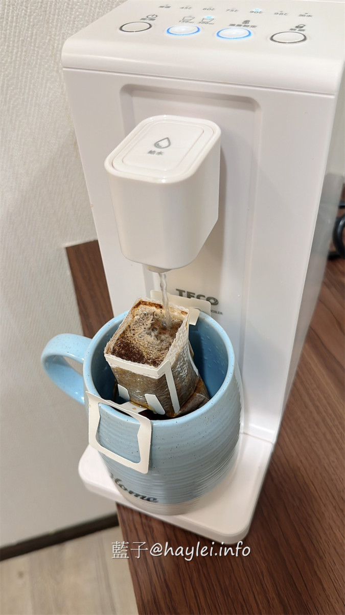 居家廚衛/飲水機推薦-TECO東元/2公升瞬熱式飲水機(YD0201CB)-迷你機身美觀好看,插電即用免安裝,接上電源就可以實現6段溫控2種定量出水,1.5秒瞬熱方便隨時飲用或沖泡各類飲品與泡麵,真是提升生活幸福感的居家好物~小家庭家電推薦/租屋族必備電器/廚房家電/東元家電/東元飲水機/藍子愛3C 3C相關 攝影 民生資訊分享