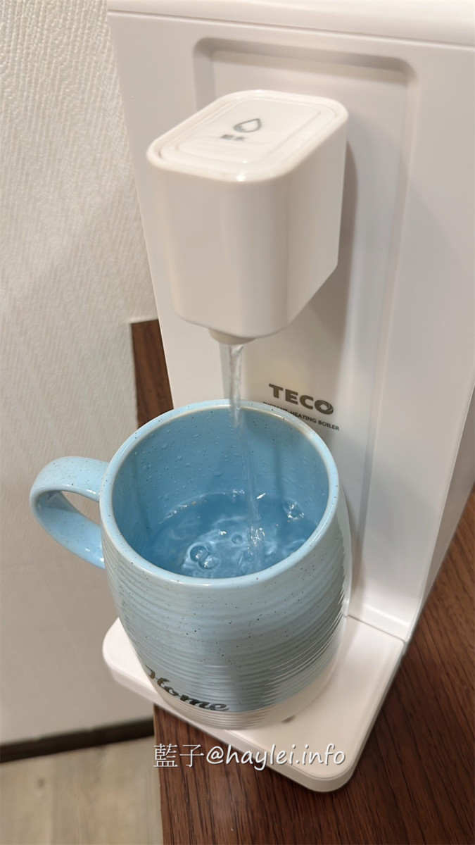 居家廚衛/飲水機推薦-TECO東元/2公升瞬熱式飲水機(YD0201CB)-迷你機身美觀好看,插電即用免安裝,接上電源就可以實現6段溫控2種定量出水,1.5秒瞬熱方便隨時飲用或沖泡各類飲品與泡麵,真是提升生活幸福感的居家好物~小家庭家電推薦/租屋族必備電器/廚房家電/東元家電/東元飲水機/藍子愛3C 3C相關 攝影 民生資訊分享