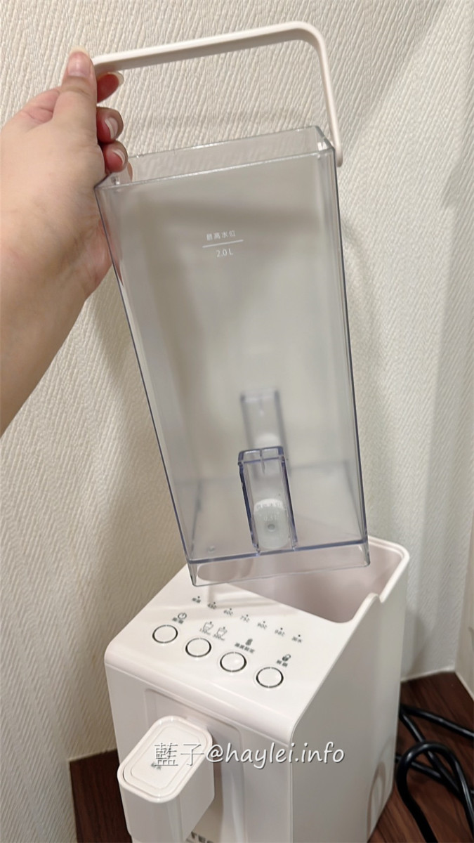居家廚衛/飲水機推薦-TECO東元/2公升瞬熱式飲水機(YD0201CB)-迷你機身美觀好看,插電即用免安裝,接上電源就可以實現6段溫控2種定量出水,1.5秒瞬熱方便隨時飲用或沖泡各類飲品與泡麵,真是提升生活幸福感的居家好物~小家庭家電推薦/租屋族必備電器/廚房家電/東元家電/東元飲水機/藍子愛3C 3C相關 攝影 民生資訊分享