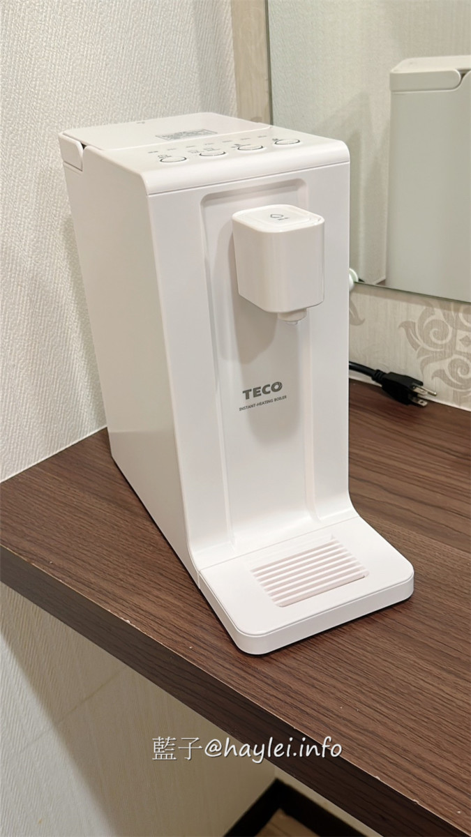 居家廚衛/飲水機推薦-TECO東元/2公升瞬熱式飲水機(YD0201CB)-迷你機身美觀好看,插電即用免安裝,接上電源就可以實現6段溫控2種定量出水,1.5秒瞬熱方便隨時飲用或沖泡各類飲品與泡麵,真是提升生活幸福感的居家好物~小家庭家電推薦/租屋族必備電器/廚房家電/東元家電/東元飲水機/藍子愛3C 3C相關 攝影 民生資訊分享