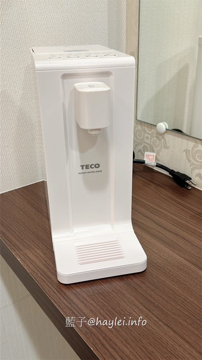 居家廚衛/飲水機推薦-TECO東元/2公升瞬熱式飲水機(YD0201CB)-迷你機身美觀好看，插電即用免安裝，接上電源就可以實現6段溫控2種定量出水，1.5秒瞬熱方便隨時飲用或沖泡各類飲品與泡麵，真是提升生活幸福感的居家好物~小家庭家電推薦/租屋族必備電器/廚房家電/東元家電/東元飲水機/藍子愛3C 3C相關 攝影 民生資訊分享 