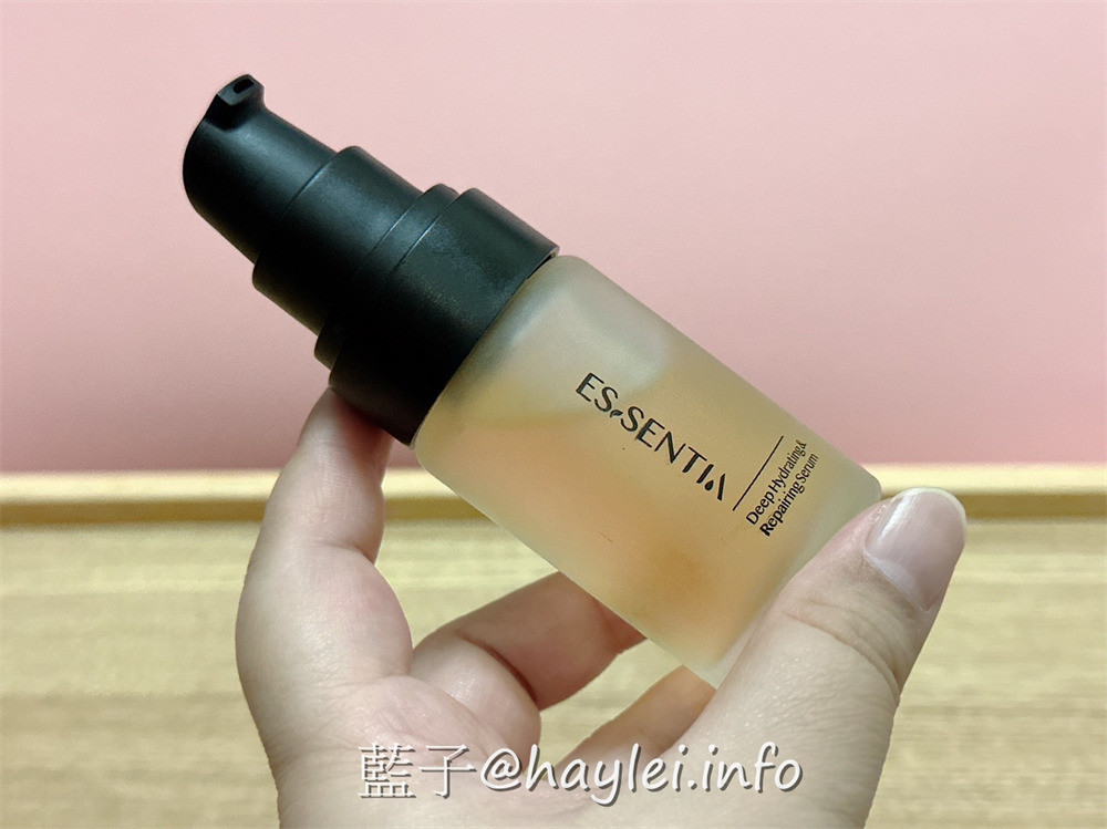 極萃精華 Essentia/全植萃精華油保養分享-乳香緊緻油與極萃持潤精華液兩相搭配完美實現鎖潤修護、抗皺緊實等保養需求,適合偏乾膚質或是熟齡肌膚於秋冬護理肌膚使用,幫助強化油水平衡使肌膚維持柔軟彈嫩的健康狀態!美容保養/日常護膚/肌膚保養/秋冬保養/冬季肌膚護理產品推薦/冬天護膚/藍子愛保養 保養品分享 健康養身 彩妝品 彩妝品分享 攝影 民生資訊分享
