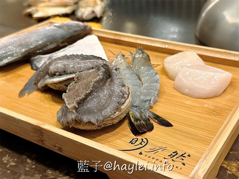 南京復興美食/台北質感約會鐵板燒餐廳/明水然 松山慶城店-高CP值的「活波士頓龍蝦海陸套餐」只要$1890元真是台北必吃!欣賞師傅現場烹調新鮮美味的波士頓龍蝦、南非活鮑魚、北海道生食級干貝、草蝦等高檔海鮮，再加上細緻體貼的服務，榮登台北10大知名私廚鐵板燒絕對是實至名歸~台北美食/台北約會餐廳推薦/台北鐵板燒推薦/藍子愛美食 國內旅遊 攝影 日式料理 民生資訊分享 