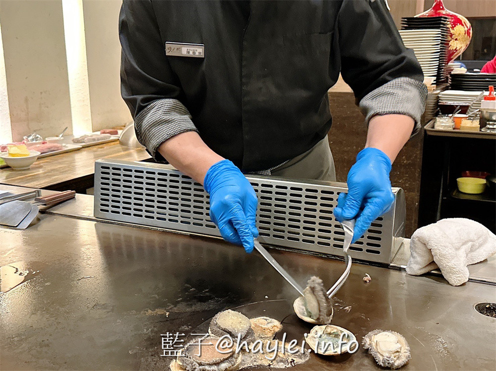 南京復興美食/台北質感約會鐵板燒餐廳/明水然 松山慶城店-高CP值的「活波士頓龍蝦海陸套餐」只要$1890元真是台北必吃!欣賞師傅現場烹調新鮮美味的波士頓龍蝦、南非活鮑魚、北海道生食級干貝、草蝦等高檔海鮮，再加上細緻體貼的服務，榮登台北10大知名私廚鐵板燒絕對是實至名歸~台北美食/台北約會餐廳推薦/台北鐵板燒推薦/藍子愛美食 國內旅遊 攝影 日式料理 民生資訊分享 