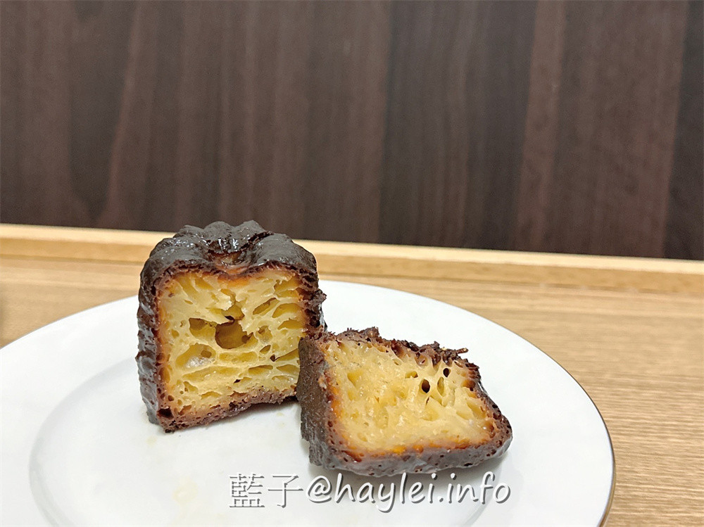 中秋伴手禮新選擇－月之鈴中秋禮盒，J.K可麗露將法國知名點心天使鈴噹融進中秋元素的月之鈴以蜂蜜蛋黃內餡加上潔白的巧克力珍珠映出了節日氛圍，美味的可麗露外脆內Q口感美味，很適合當中秋禮盒呢～宅配美食/J•K Canelé伴手禮推薦/中秋送禮/台北美食/陽明山美食/藍子愛美食/台北最好吃的可麗露/陽明山朱里昂kitchen&cafe&icecream/朱里昂法式廚房 宅配食記 攝影 民生資訊分享 飲食集錦 