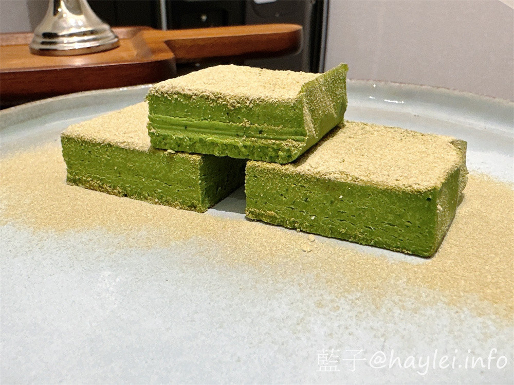 台中西屯區/湮云 Lostcloud Cafe-精品咖啡跟手作甜點都很美味,復古收音機與卡帶等特色主題裝潢十分吸睛,親友歡聚在這,邊享受美味甜點、邊共聊生活趣事,不亦美哉~招牌雲朵系列飲品好看又好喝!義式檸檬塔、生巧克力跟提拉米蘇等手工甜點推薦必吃~台中美食/台中咖啡廳/台中特色咖啡廳/藍子愛美食 國內旅遊 攝影 民生資訊分享 飲食集錦