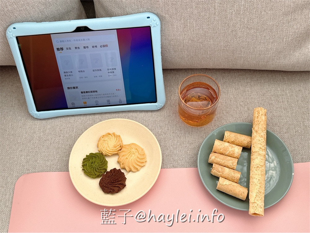 台中旅遊伴手禮推薦-Kris 克里酥經典禮盒-台中必吃傳統手工蛋捲酥脆美味且能聞到濃郁蛋香，一口酥蛋捲方便好吃不掉渣，曲奇餅有著濃郁奶香，有原味、抹茶跟巧克力等口味，當下午茶甜點超級療癒，還能客製化蛋捲禮盒、中秋禮盒、年節禮盒或過年禮盒，價位親和且口味好，有來逢甲夜市、新光三越、大遠百或秋虹谷的話，國慶煙火在台中，來台中旅行時不妨來買看看～台中美食/逢甲美食/藍子愛美食/台中伴手禮/台灣伴手禮/台中必買伴手禮/台中蛋捲推薦/逢甲商圈美食/逢甲夜市伴手禮/秋紅谷必買伴手禮/宅配美食/宅配甜點/不掉渣蛋捲/療癒蛋捲/最好吃蛋捲 中式料理 國內旅遊 宅配食記 攝影 民生資訊分享 飲食集錦 