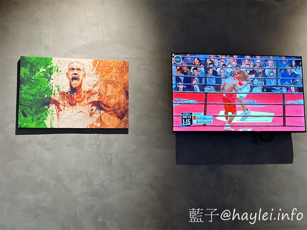 台中酒吧餐廳/拳擊UFC餐酒館/Bias 運動酒吧-Bias-嶺東一拳店裡有超激情的專業的拳擊UFC賽事轉播,也將舉辦拳擊UFC主題交流活動,超適合夜晚舒壓疲憊心靈的~必點柴窯熱狗英格蘭堡、爆辣煎餃、大口吃肉等特色美食,google評論送薯條或雞蛋豆腐唷!還有超特別的AI智慧調酒,感覺非常有趣!台中美食/南屯美食/台中餐酒館/台中異國料理/台中必吃熱狗堡/台中煎餃推薦/藍子愛美食 台中美食 國內旅遊 攝影 民生資訊分享 飲食集錦