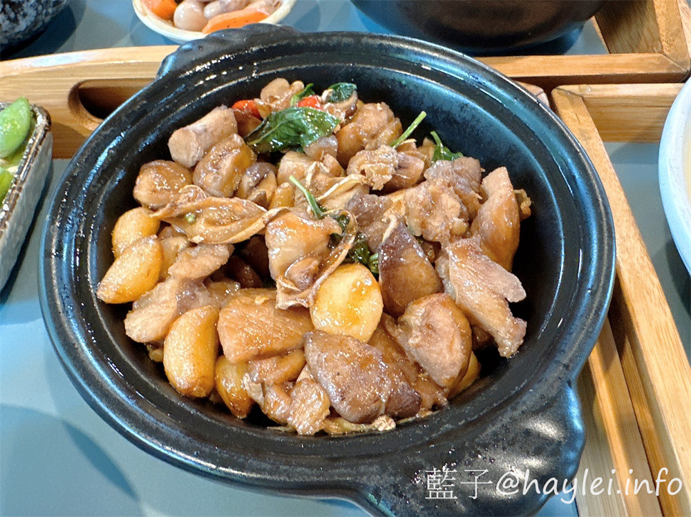台中南屯美食/台中景觀餐廳/寵物友善餐廳/田寮農莊-古早傳承總舖師的辦桌手路菜,大部分食材都是自家種植,連內用可續的米飯都是自己種的台梗九號米混紫米口感彈Q,是台中親子旅遊農家樂首選~在台中高鐵巷弄內發現桃花源,內設停車場,可以一邊享受道地的台中田園料理,一邊觀賞秘境的田園風光!台中美食/傳統農家菜/辦桌菜/台灣料理/台中辦桌美食/台中旅遊景點/台中落羽松秘境/藍子愛美食 中式料理 台中美食 國內旅遊 攝影 民生資訊分享 飲食集錦