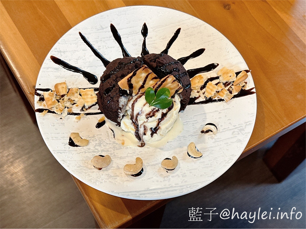台中南屯美食/台中景觀餐廳/寵物友善餐廳/田寮農莊-古早傳承總舖師的辦桌手路菜，大部分食材都是自家種植，連內用可續的米飯都是自己種的台梗九號米混紫米口感彈Ｑ，是台中親子旅遊農家樂首選～在台中高鐵巷弄內發現桃花源，內設停車場，可以一邊享受道地的台中田園料理，一邊觀賞秘境的田園風光！台中美食/傳統農家菜/辦桌菜/台灣料理/台中辦桌美食/台中旅遊景點/台中落羽松秘境/藍子愛美食 中式料理 台中美食 國內旅遊 攝影 民生資訊分享 飲食集錦 