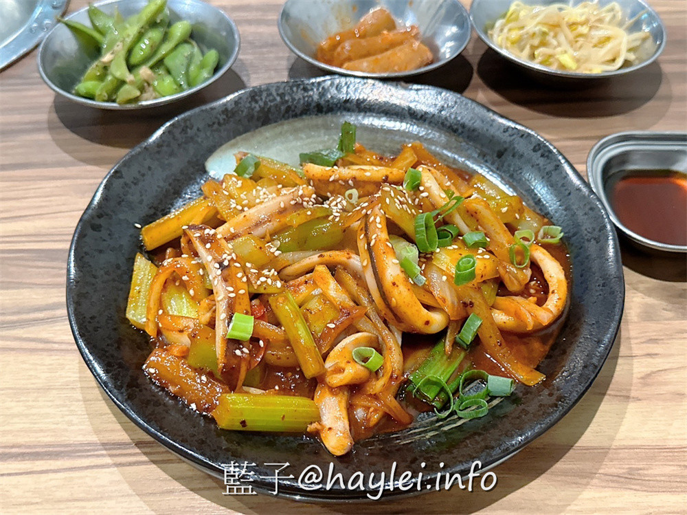 台北大安/韓老二烤肉餐廳-焦香誘人的韓國烤肉、美味豐富的韓式料理，樣樣都很不錯，還有小菜跟生菜無限量供應，絕對是近忠孝復興捷運站的聚餐好去處~台北美食/台北燒烤/台北烤肉/小菜吃到飽/台北餐廳/大安美食/忠孝復興捷運美食/藍子愛美食 國內旅遊 攝影 民生資訊分享 飲食集錦 