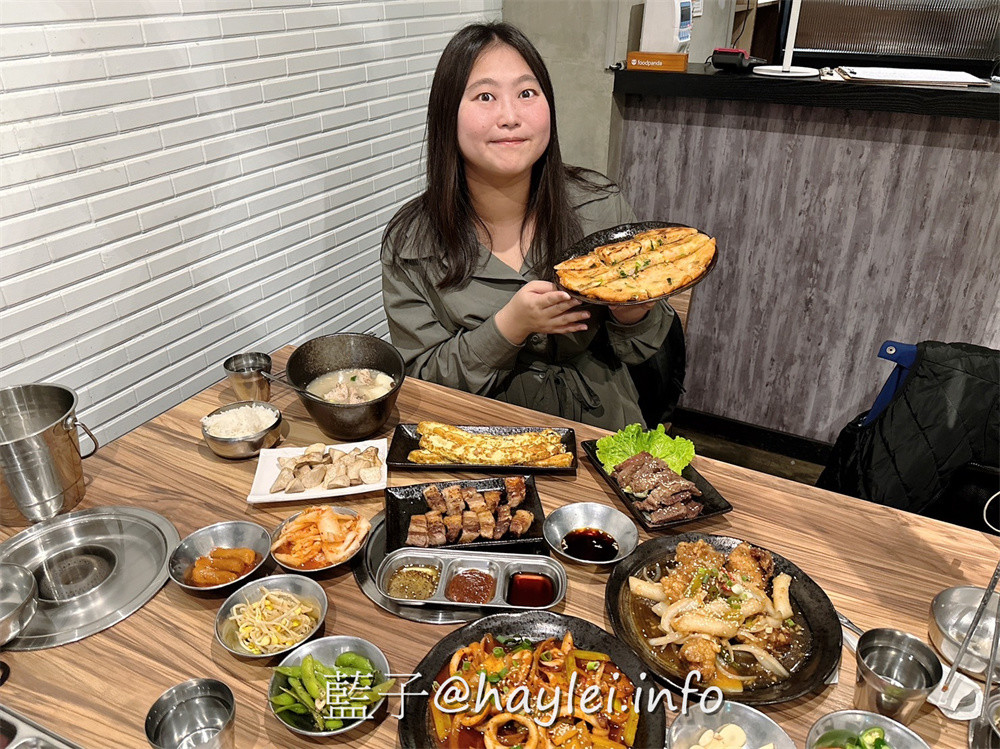 台北大安/韓老二烤肉餐廳-焦香誘人的韓國烤肉、美味豐富的韓式料理，樣樣都很不錯，還有小菜跟生菜無限量供應，絕對是近忠孝復興捷運站的聚餐好去處~台北美食/台北燒烤/台北烤肉/小菜吃到飽/台北餐廳/大安美食/忠孝復興捷運美食/藍子愛美食 國內旅遊 攝影 民生資訊分享 飲食集錦 