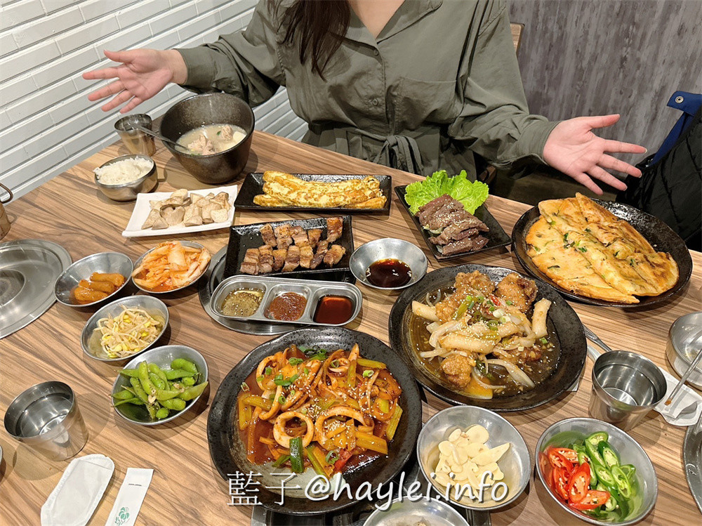 台北大安/韓老二烤肉餐廳-焦香誘人的韓國烤肉、美味豐富的韓式料理，樣樣都很不錯，還有小菜跟生菜無限量供應，絕對是近忠孝復興捷運站的聚餐好去處~台北美食/台北燒烤/台北烤肉/小菜吃到飽/台北餐廳/大安美食/忠孝復興捷運美食/藍子愛美食 國內旅遊 攝影 民生資訊分享 飲食集錦 