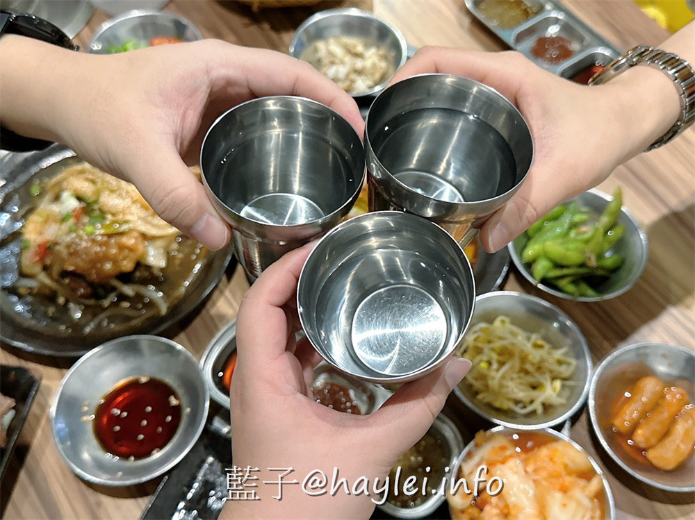 台北大安/韓老二烤肉餐廳-焦香誘人的韓國烤肉、美味豐富的韓式料理,樣樣都很不錯,還有小菜跟生菜無限量供應,絕對是近忠孝復興捷運站的聚餐好去處~台北美食/台北燒烤/台北烤肉/小菜吃到飽/台北餐廳/大安美食/忠孝復興捷運美食/藍子愛美食 國內旅遊 攝影 民生資訊分享 飲食集錦