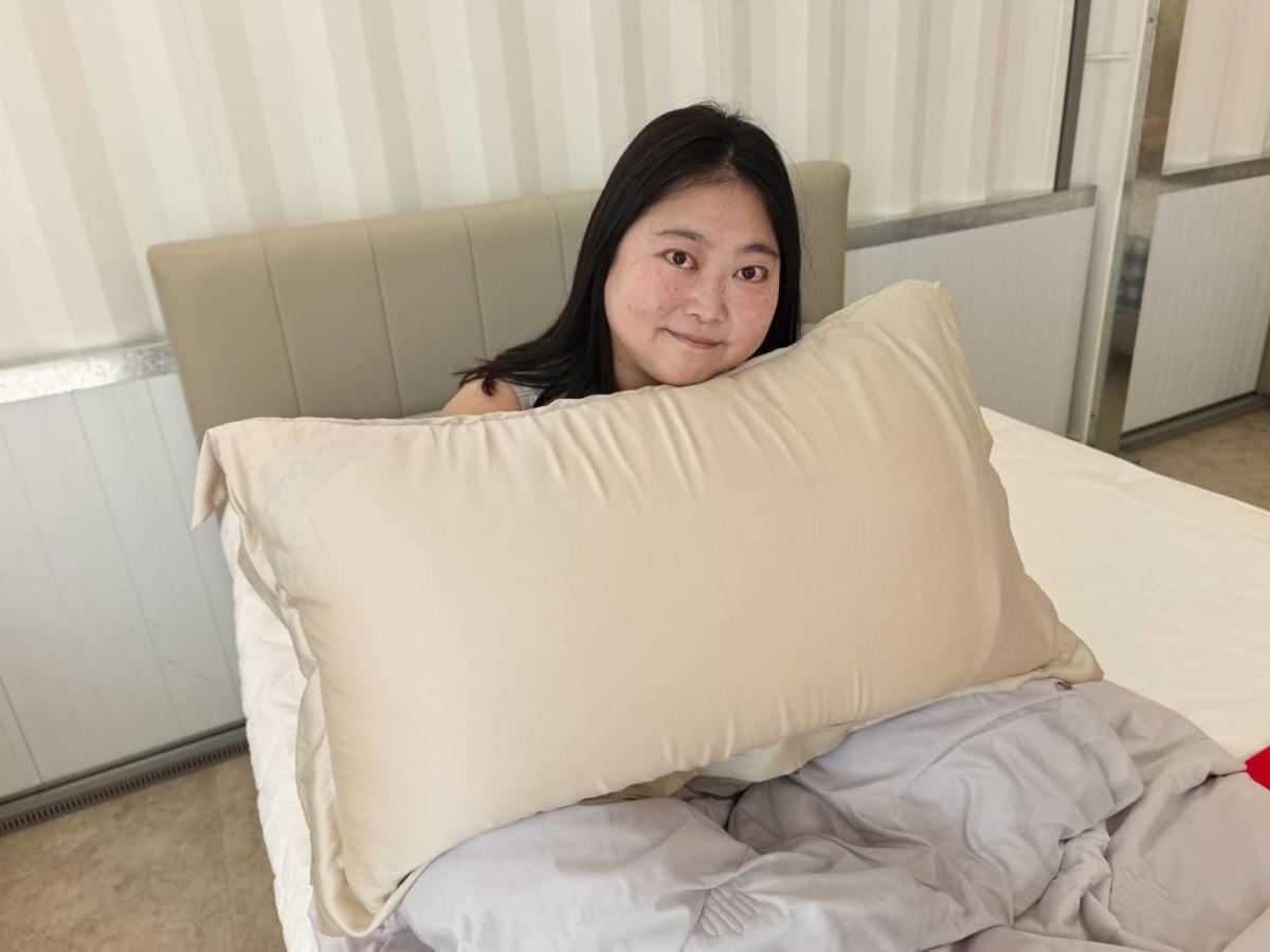 台中必訪寢具店－法國皮爾卡登寢具插旗台中了！最新開幕的台中南屯旗艦店以加州沙漠風榮獲台中最美寢具店，門市特色仙人掌區超吸睛，也跟藍子一起來打卡探店吧～台中寢具店推薦/台中南屯寢具店/台中寢具門市評價/台中南屯家居選物推薦/皮爾卡登旗艦店/台中南屯床墊試躺體驗/台中加州風寢具店/台中家居用品門市/台中最美寢具門市/皮爾卡登台中門市有賣什麼/台中床墊試躺推薦品牌/皮爾卡登床墊評價/皮爾卡登園區開箱 國內外住宿相關 國內旅遊 攝影 民生資訊分享 