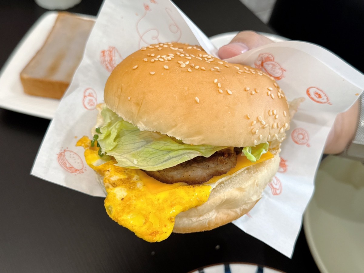 台中西屯必吃brunch-初日早午餐-來試試老闆的創意美味們，相信絕對不會失望的～台中早餐/西屯早餐推薦/台中蛋餅/台中早午餐美食/創意早餐推薦/藍子愛美食 中式料理 台中美食 國內旅遊 攝影 民生資訊分享 飲食集錦 