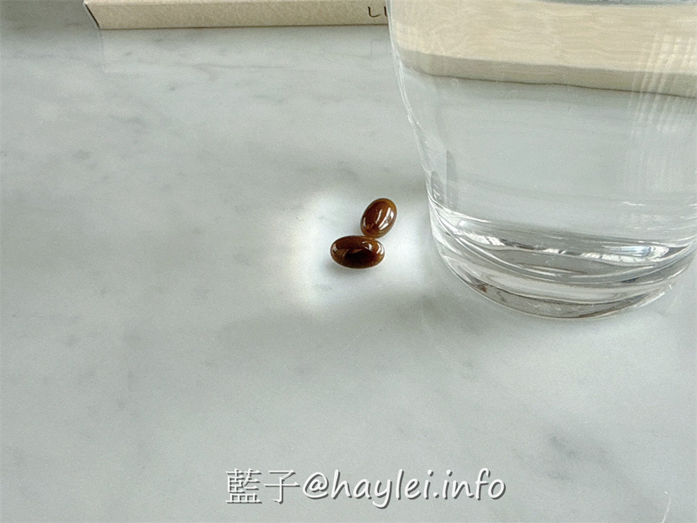 優橋自然食研蜆精膠囊-嚴選花蓮黃金蜆並結合日本技術濃縮萃取,能快速補充胺基酸、肝醣及鋅等營養,膠囊體積小巧且吃起來無異味,便於日常保養,適合經常熬夜或容易累的上班族們來吃~健康養生/營養補給/保健補劑/藍子愛保養 健康養身 宅配食記 攝影 民生資訊分享 飲食集錦